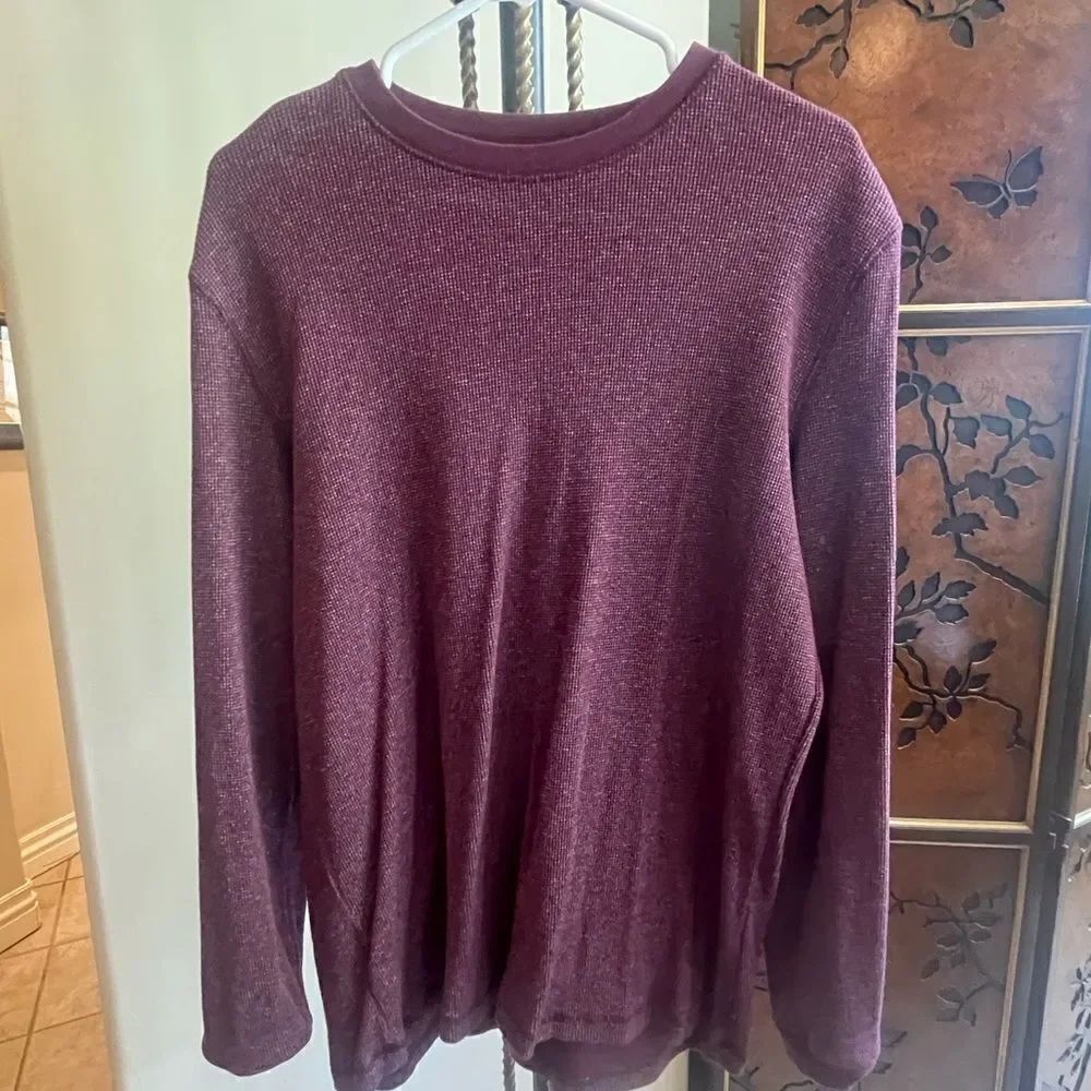 American Eagle L Waffle Weave Red Shirt!
